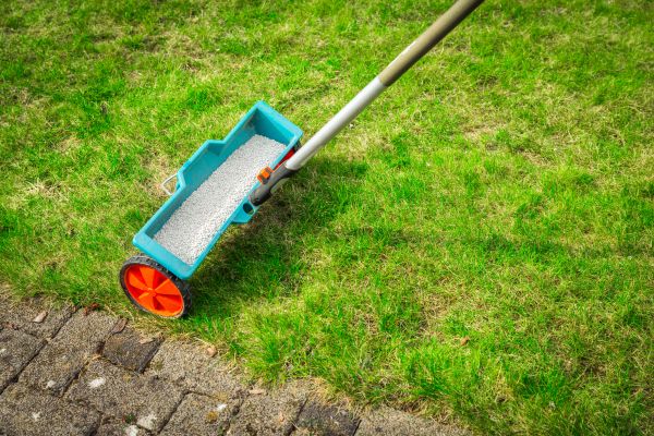 Commercial Lawn Treatment in Sandy